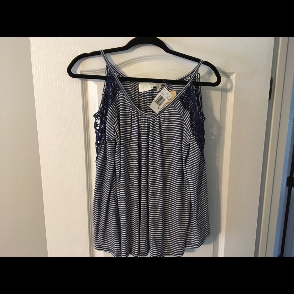 Women’s Navy Cold-shoulder top